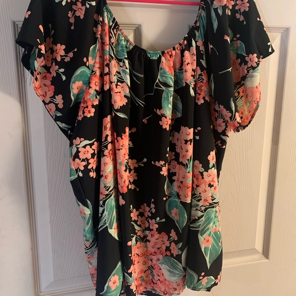 Flowy floral blouse